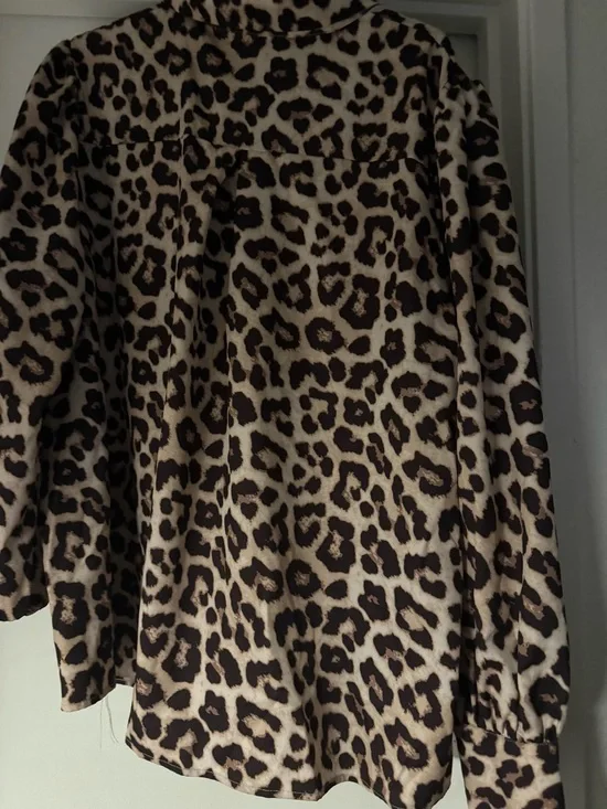 zeagoo Leopard Print Blouse 2XL | Chic Cheetah Vibes Button-Up Top - Picture 3 of 5